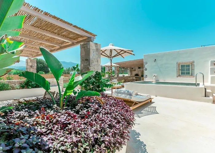 Kyparissi Country House